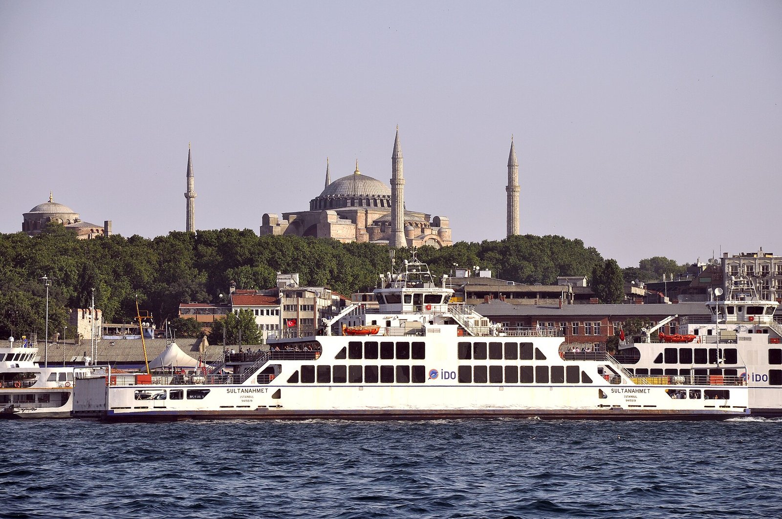 Hagia Sophia en de Blauwe Moskee aan het Sultanahmet-plein in Istanbul
