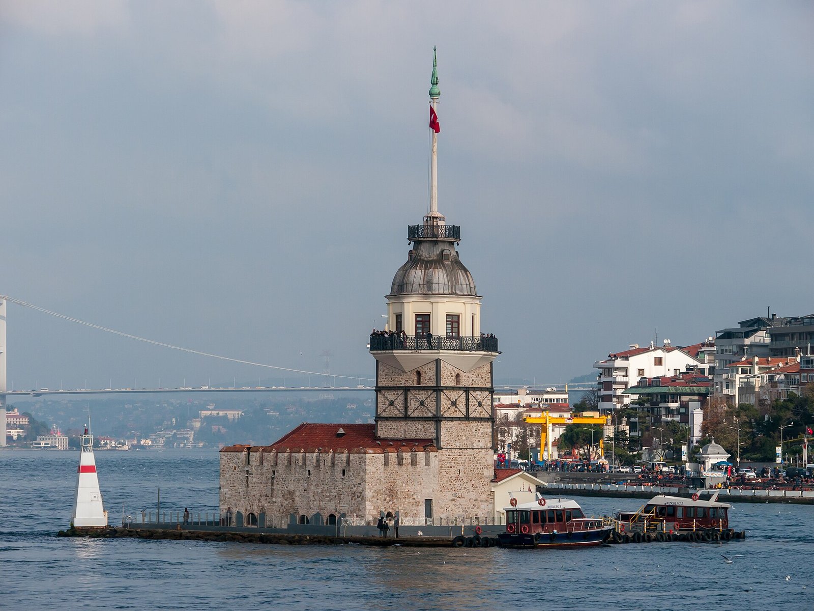 Meisjestoren op haar eilandje midden in de Bosporus bij Istanbul