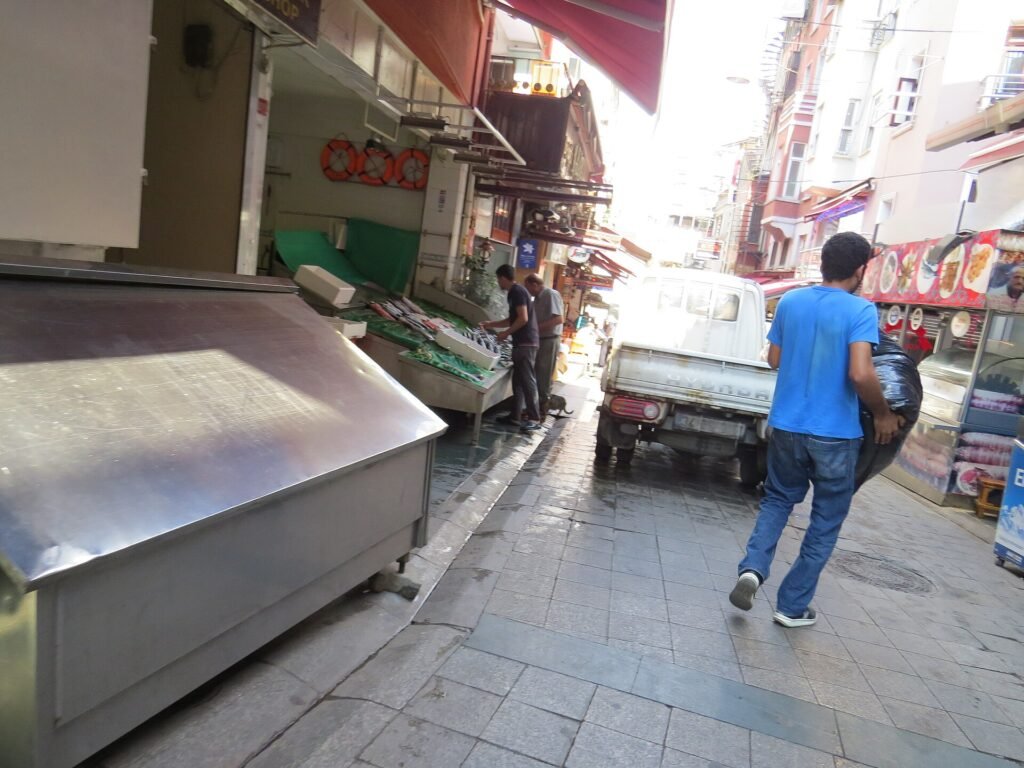 Winkelstraat Istiklal Caddesi in Beyoglu, Istanbul